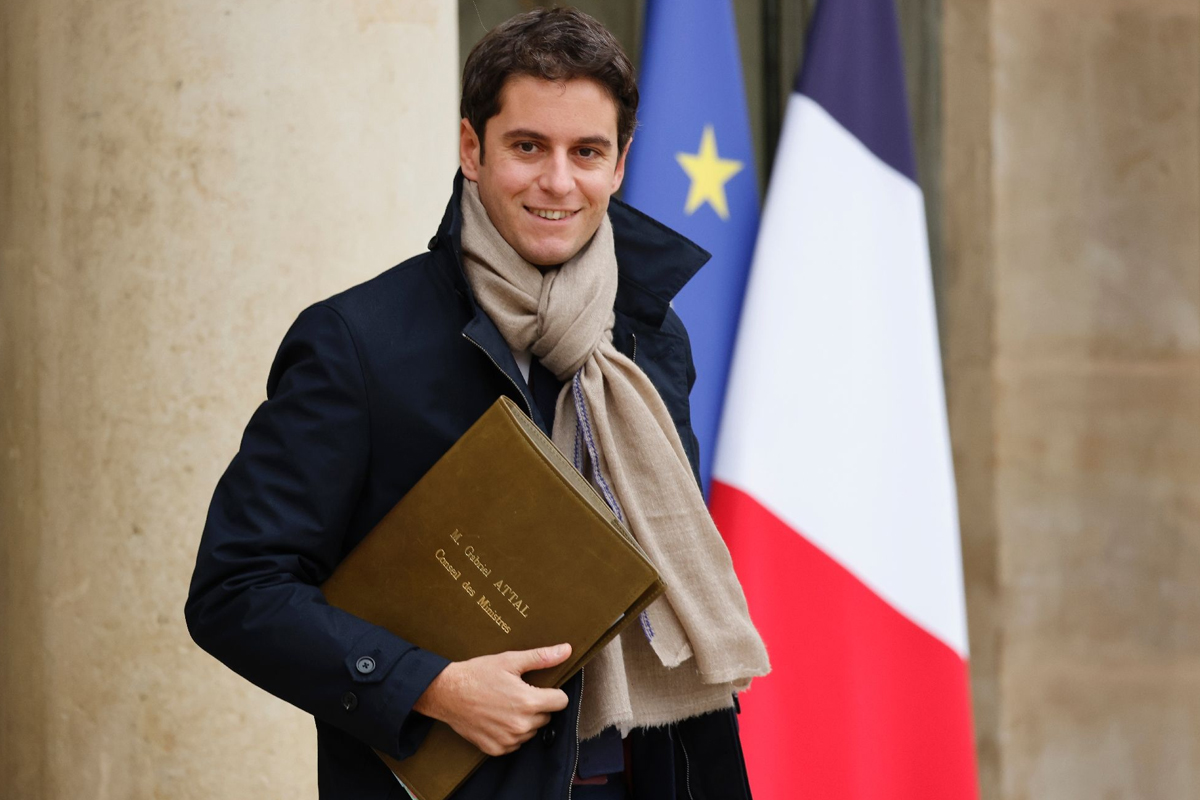 رئيس وزراء فرنسا يقدم استقالته صباح الإثنين 