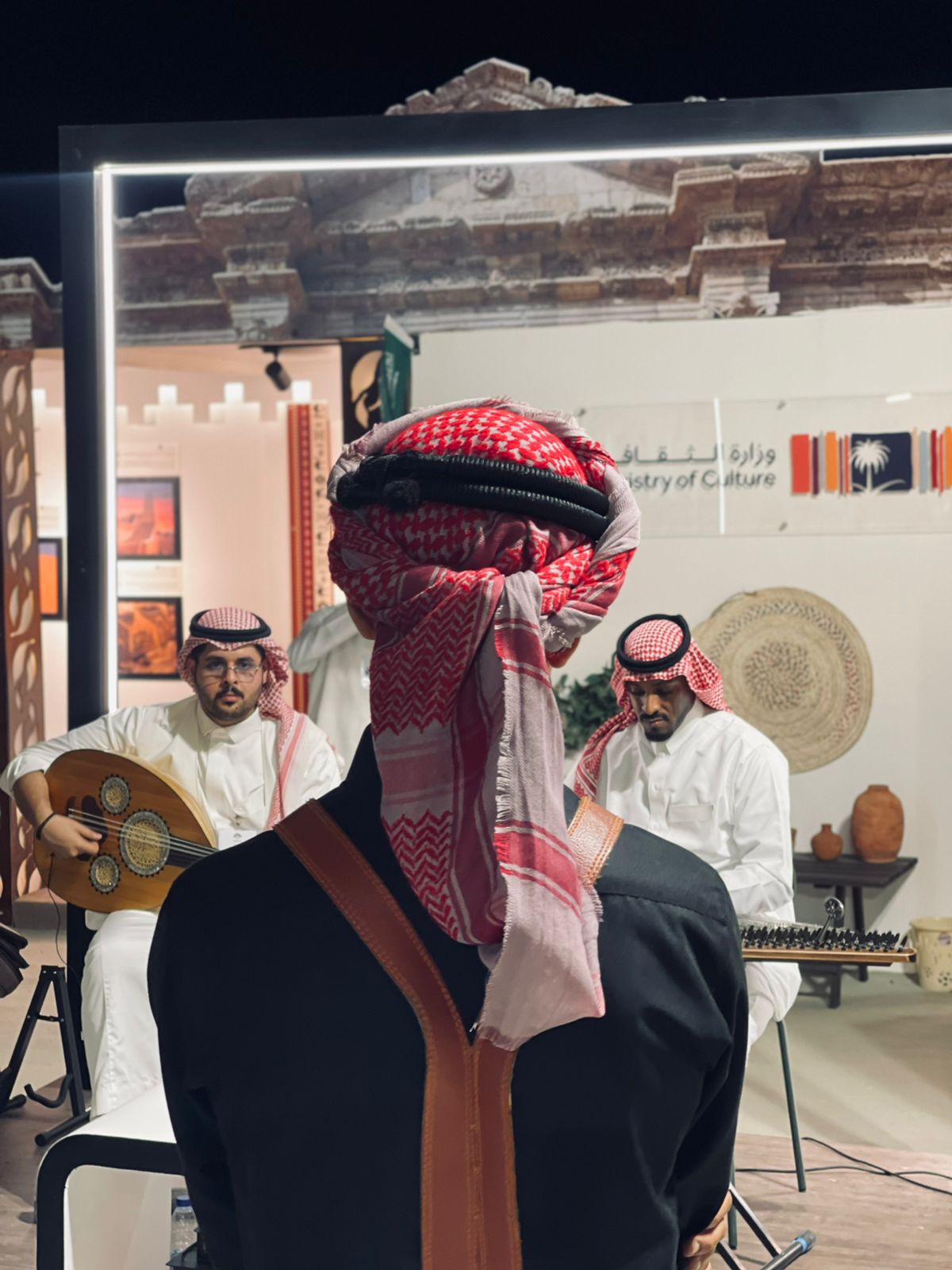 الأردنيون يعبرون عن إعجابهم بالثقافة السعودية في مهرجان جرش 