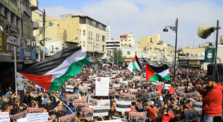 المئات ينظمون مسيرة تضامنية مع فلسطين ولبنان في عمان  