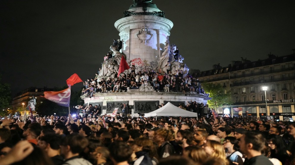 اليمين الفرنسي يتصدر بفارق كبير نتائج الدورة الأولى من الانتخابات التشريعية