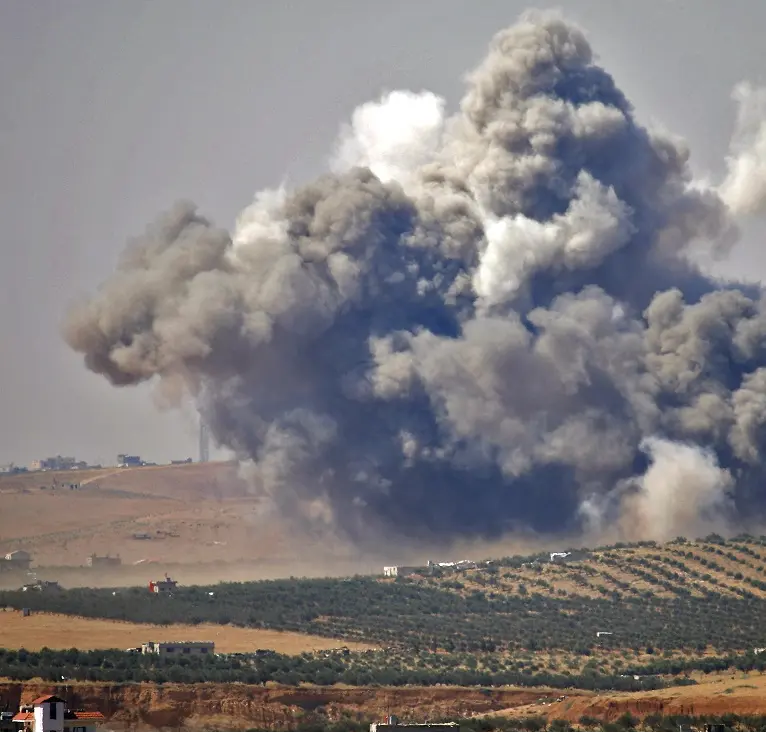 إسرائيل تقصف موقعين عسكريين غرب مدينة نوى في سوريا