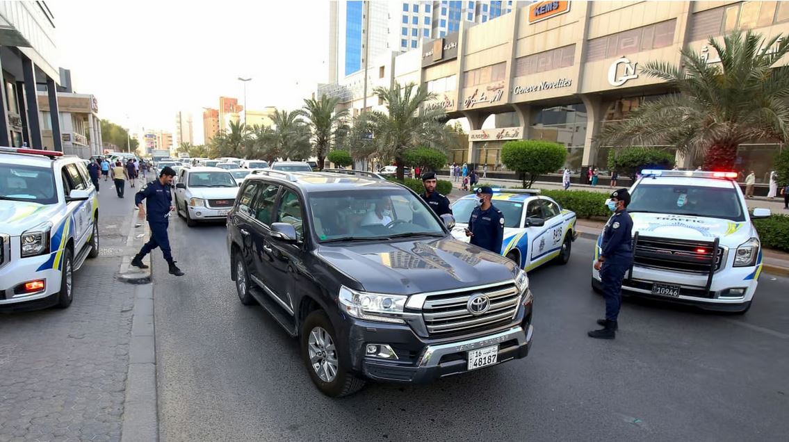 السجن لضابط رفيع بالكويت ضرب عاملاً في مغسلة سيارات