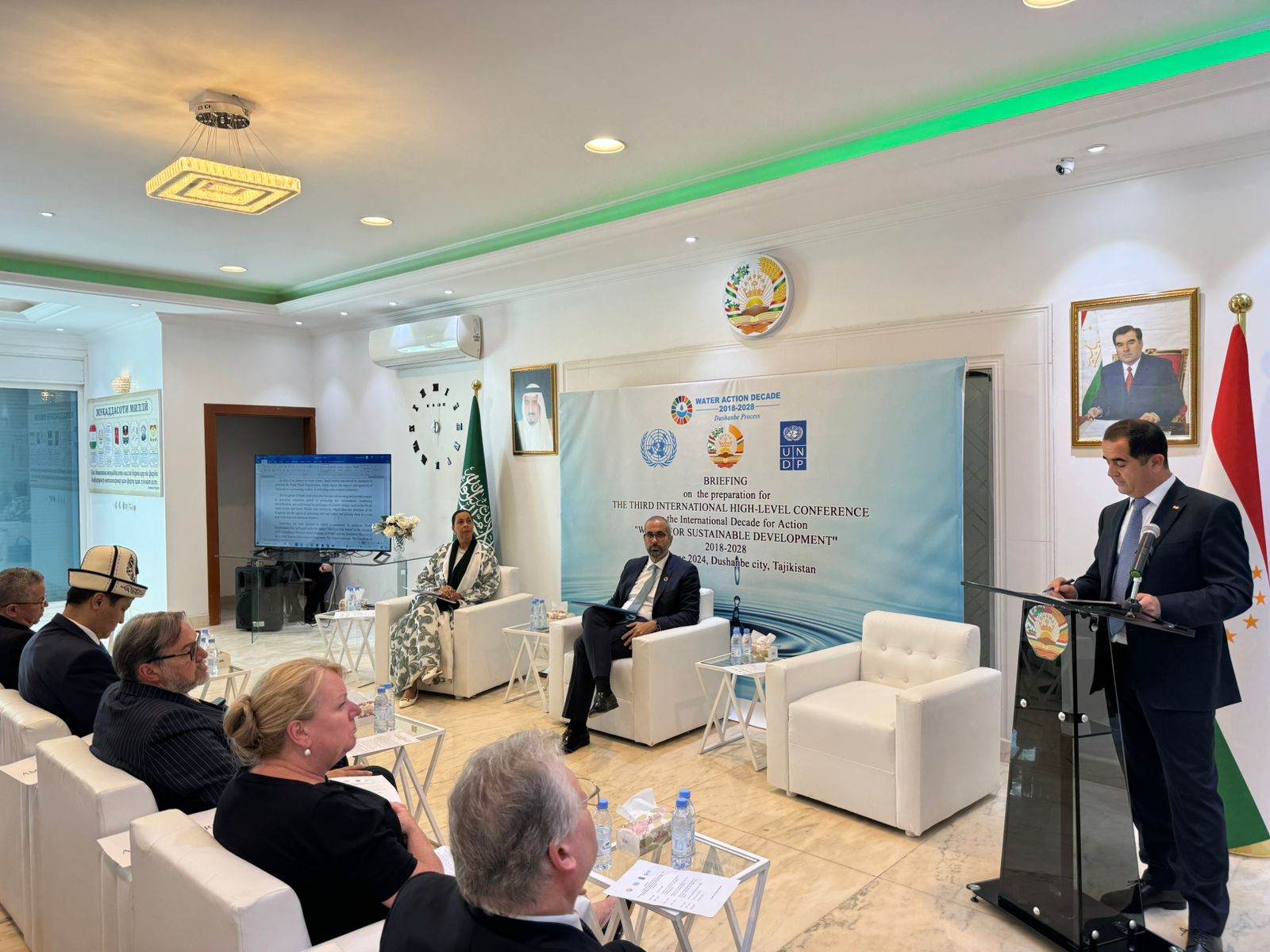سفير طاجكستان لدى الرياض يعلن تفاصيل العقد الدولي للعمل
