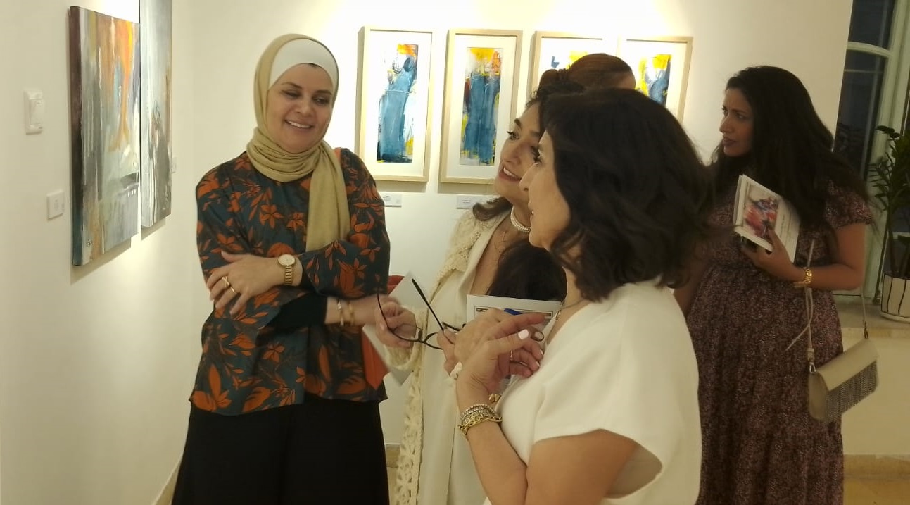 افتتاح معرض مرآة الروح للتشكيلية ابو شحوت