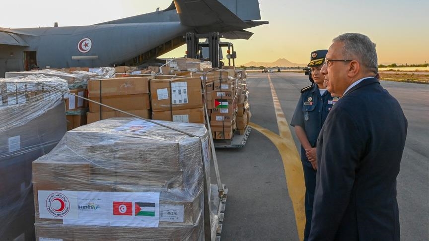 تونس ترسل 14 طنا من المساعدات إلى غزة