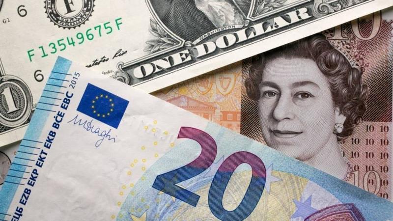 الاسترليني يرتفع أمام الدولار ويتراجع مقابل اليورو
