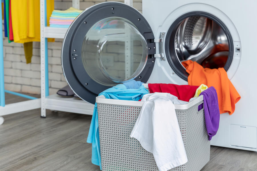 What are the best ways to clean clothes without damaging the fabric?  |  Mix