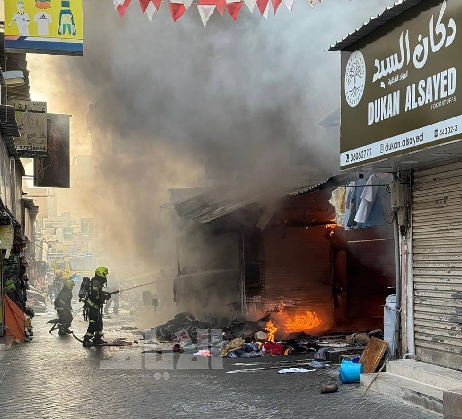 حريق ضخم في سوق «بوابة البحرين»