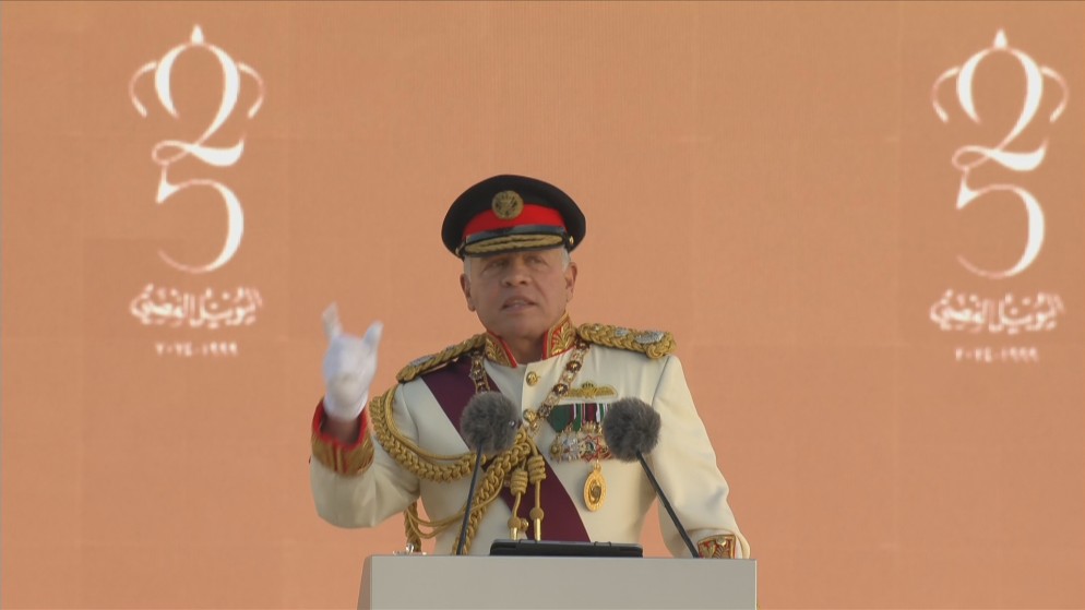 لقطات من خطاب الملك ..  15 دقيقة تناولت الماضي والمستقبل وعهد للأردنيين