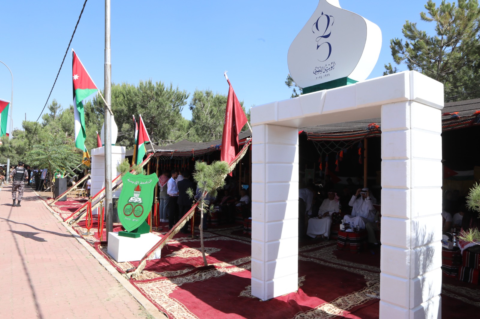 الجامعة الأردنية تشارك في احتفالات اليوبيل الفضي