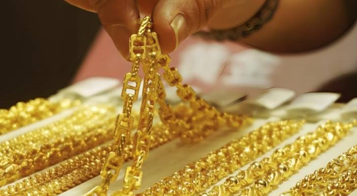 انخفاض أسعار الذهب محليا 1.1 دينار للغرام