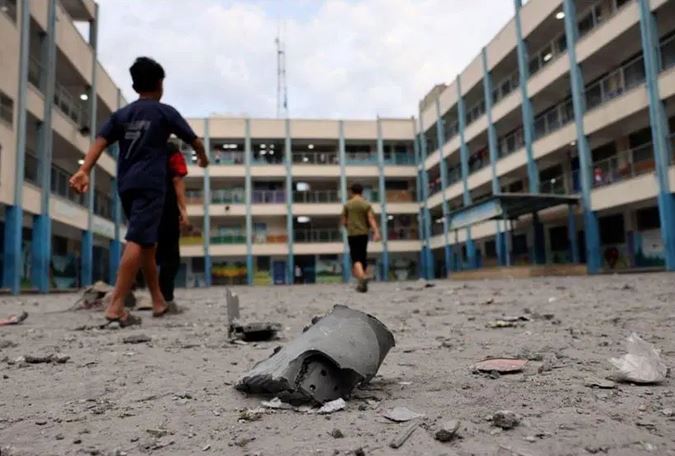 29 شهيدا بقصف إسرائيلي لمدرسة في خان يونس 