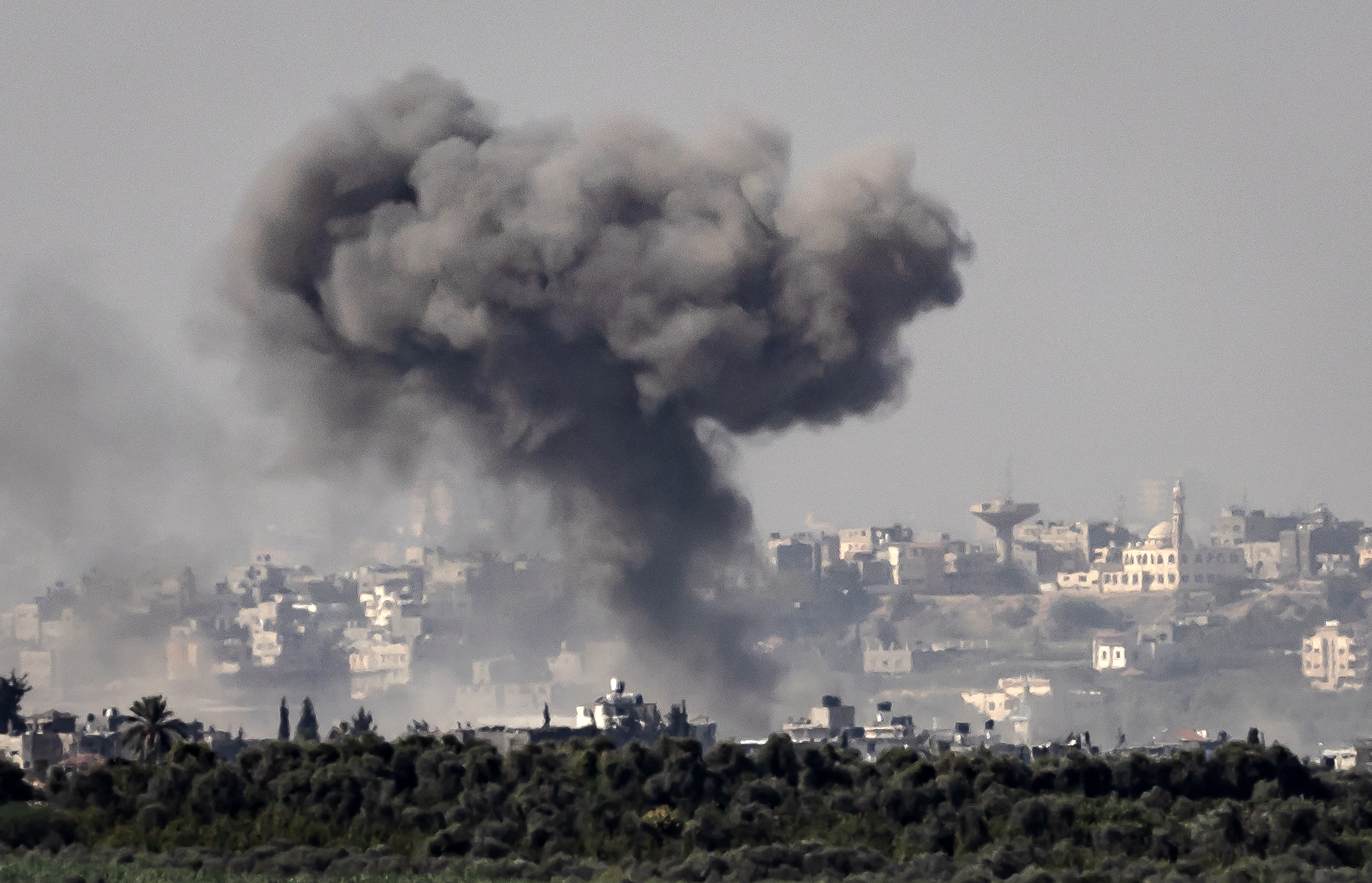 9 شهداء وعشرات الجرحى بقصف إسرائيلي على غزة 