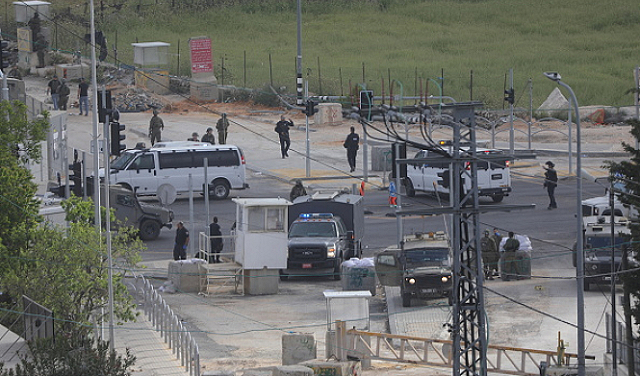 الاحتلال يبحث عن فلسطينية بزعم محاولة طعن مستوطنين