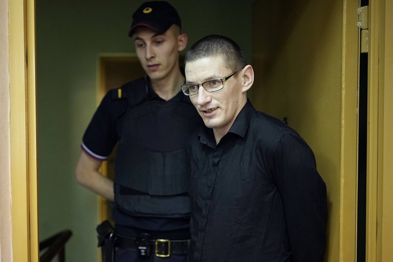 في روسيا ..  السجن 12 عامًا لأمريكي مدان بتهريب المخدرات 