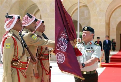 يا بيرقنا العالي حاضرة بأفراح السوريين واللبنانيين