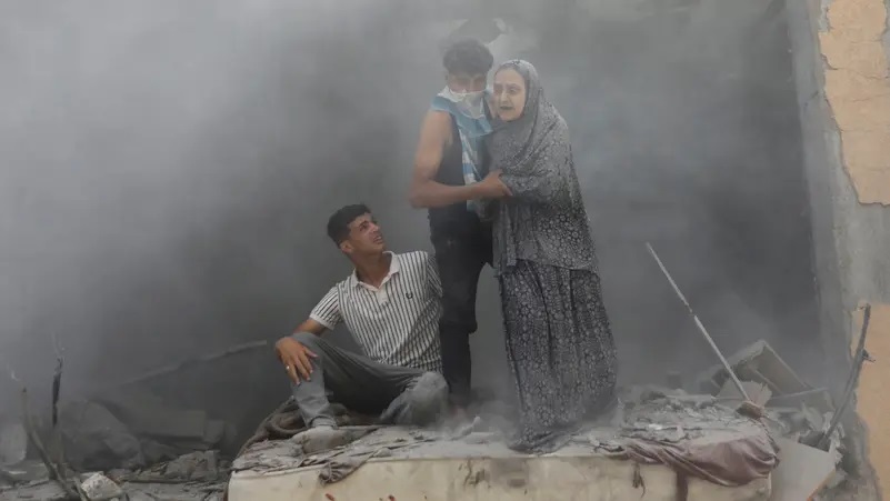 موت ودمار وغضب ..  عيد مخضب بالدماء في غزة
