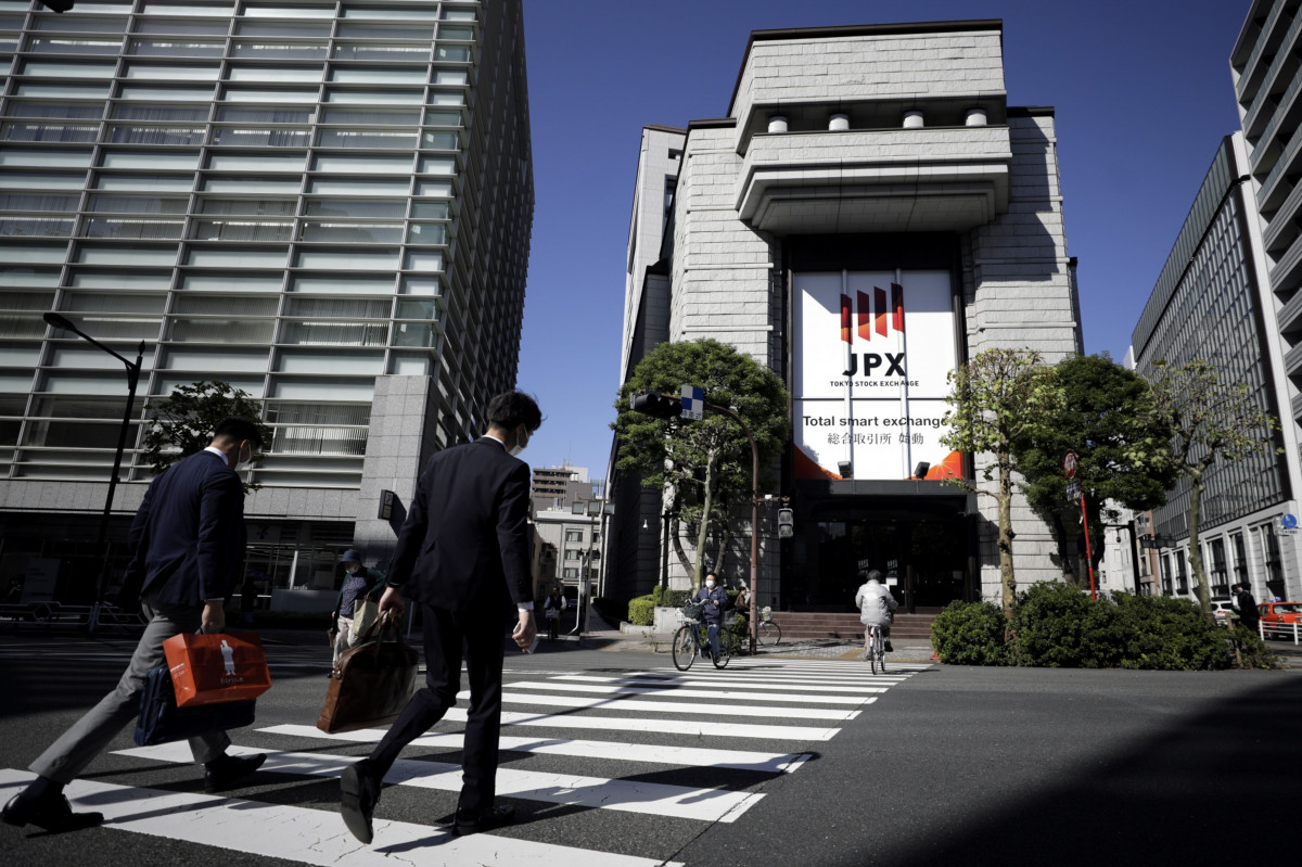 بورصة طوكيو تغلق مرتفعة بعد قرار بنك اليابان