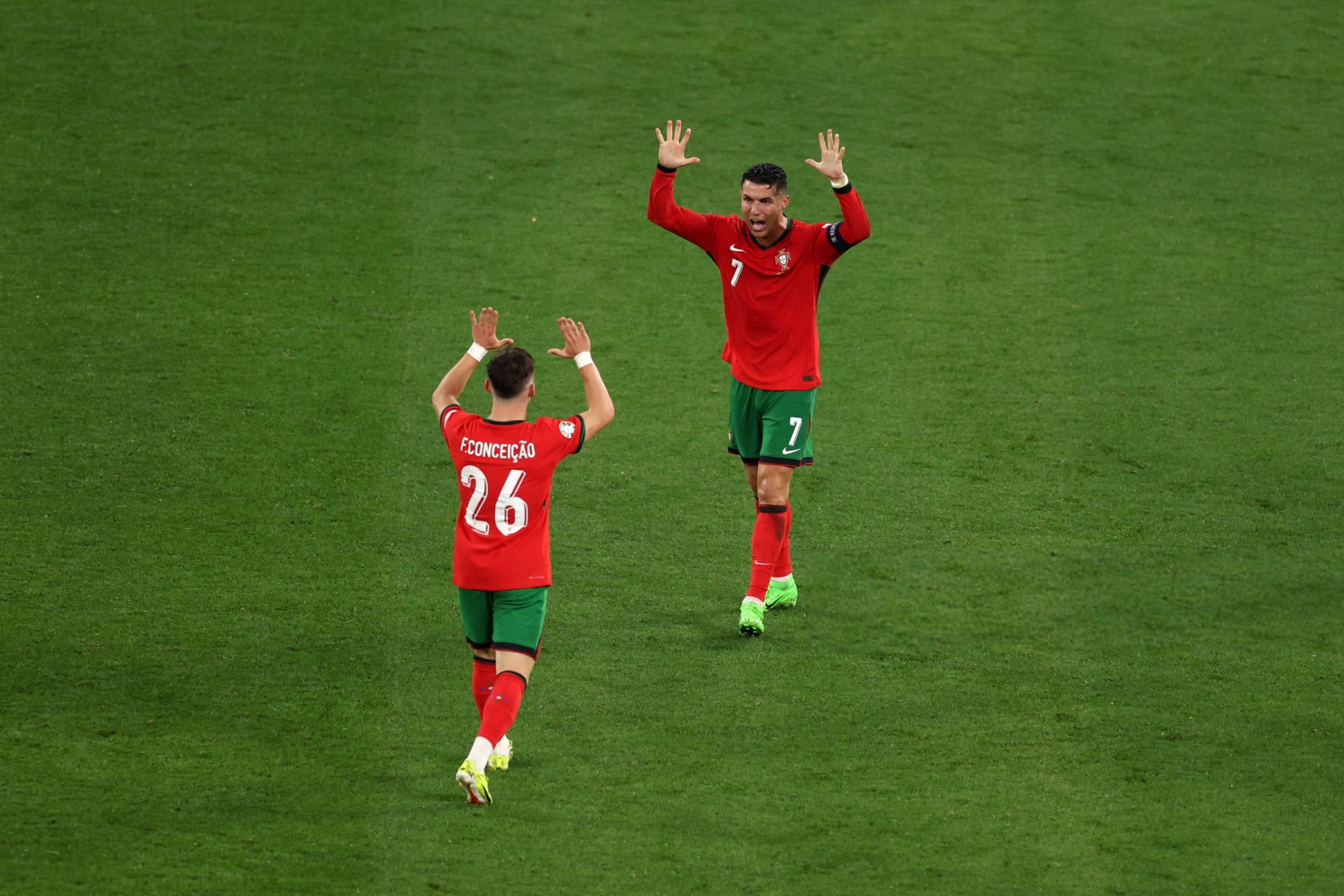 البرتغال تخطف فوزًا ثمينًا خلال أولى مباريات أمم أوروبا 