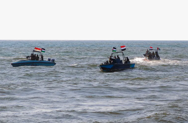 الجيش الأمريكي يدمر قاربين للجماعة اليمنية في البحر الأحمر 