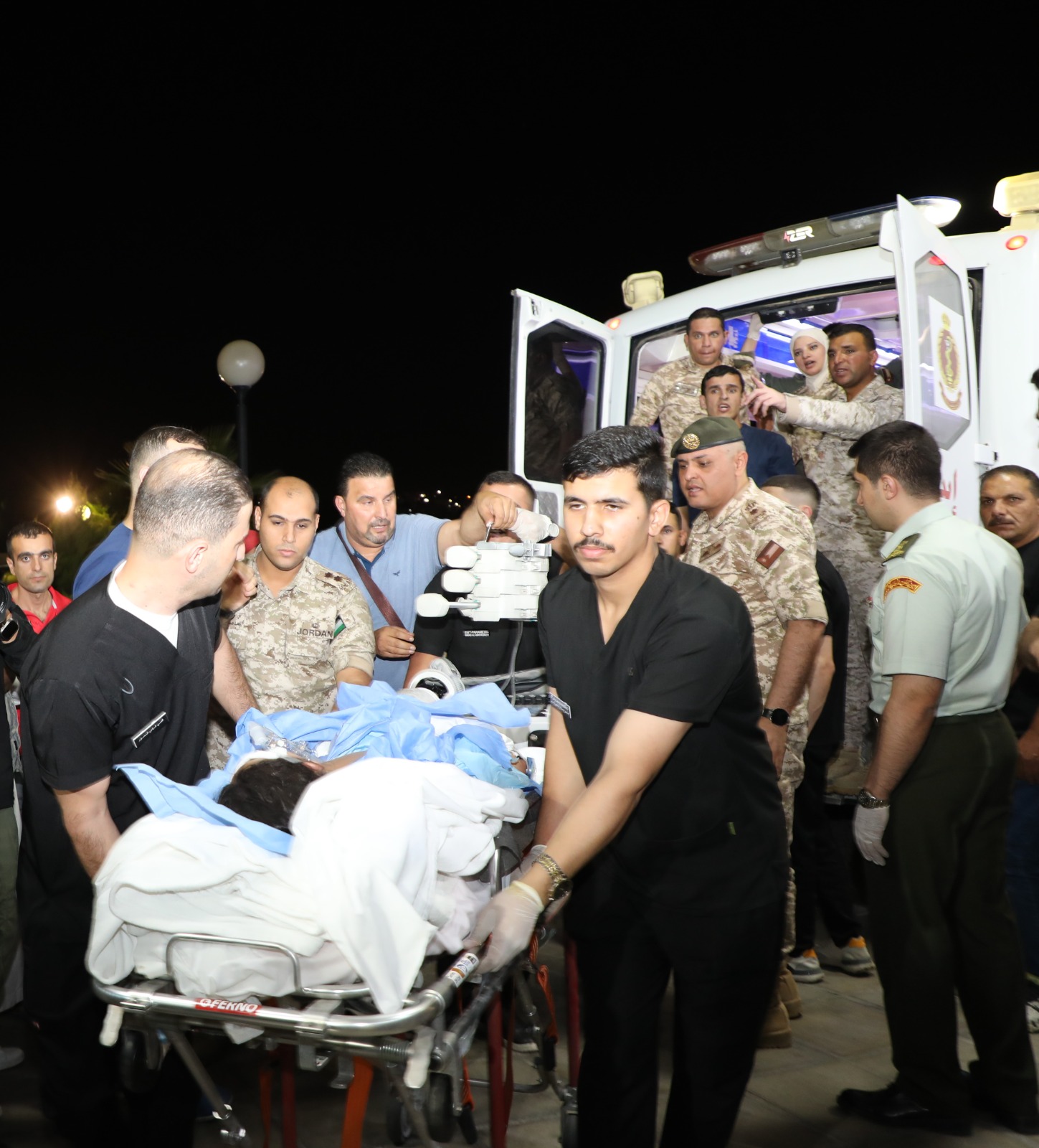 بتوجيهات ملكية ..  طائرة لإخلاء 5 أردنيين تعرضوا لحادث في السعودية (صور) 