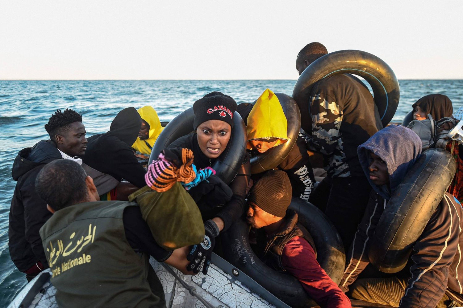 سجن 5 متهمين بقضية غرق مركب مهاجرين تونسيين
