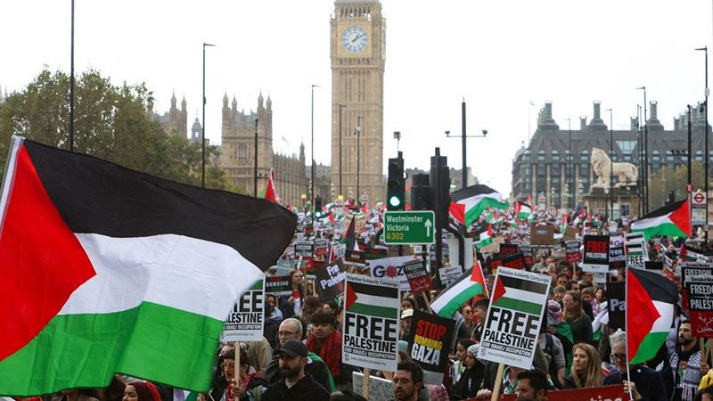 استطلاع: نصف الشباب البريطاني يحملون إسرائيل مسؤولية حرب غزة